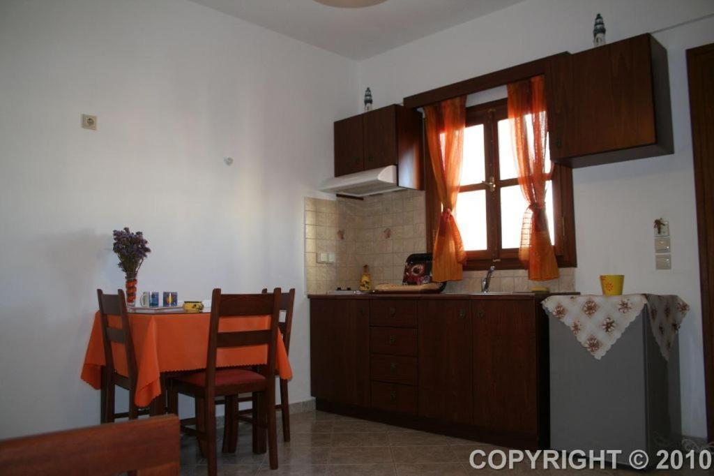 Agia Anna  Margaritis Apartments מראה חיצוני תמונה